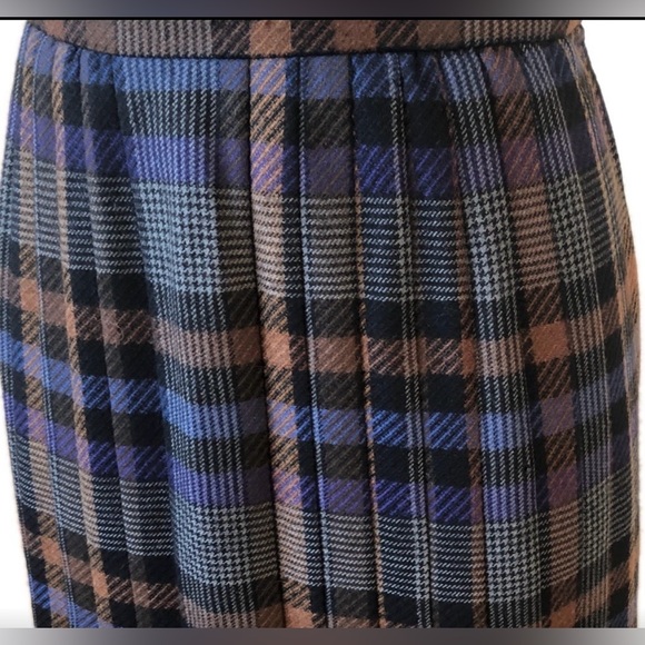 VALENTINO WOOL VINTAGE | Pleated Plaid Wool Skirt Excellent condition - Picture 5 of 8